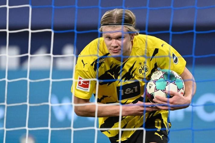 Millonaria multa para Borussia Dortmund por celebrar sin mascarillas tras victoria sobre Schalke 04