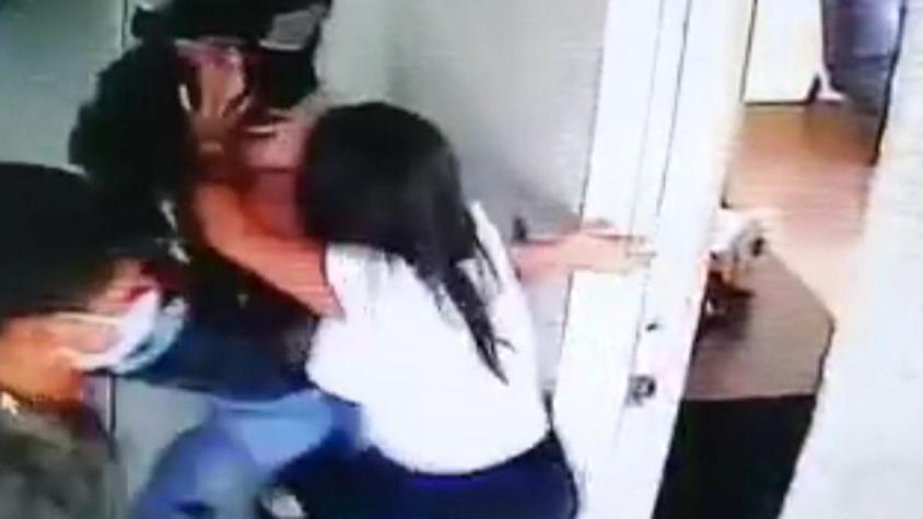 [VIDEO] Denuncian violenta agresión: dueña acusa a mujer de "tomarse departamento"