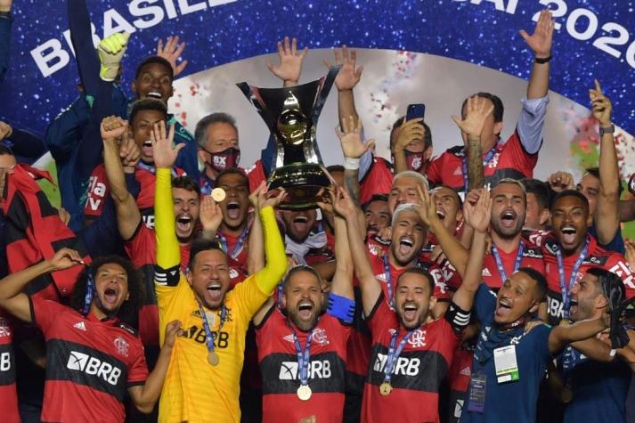 Con dramatismo: el Flamengo de Mauricio Isla se consagra campeón del Brasileirao