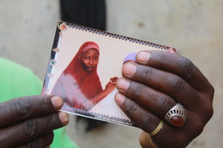Liberan a 42 personas secuestradas en Nigeria, pero 317 niñas siguen rehenes