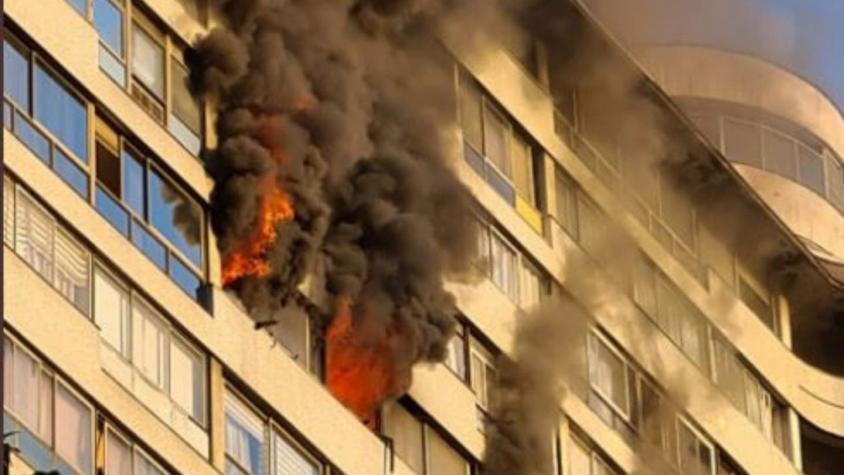 Incendio se registra en departamento de edificio de torres de Carlos Antúnez