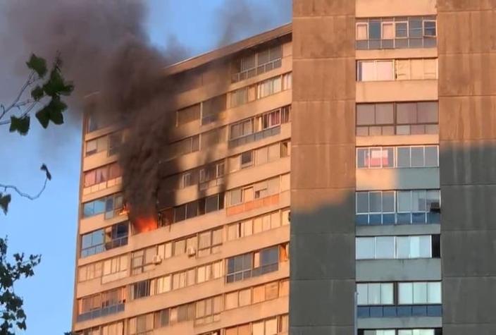 Bomberos confirma la muerte de una persona en incendio en torres de Carlos Antúnez