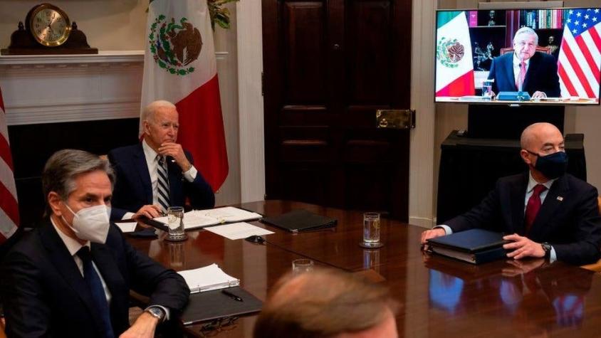 Biden asegura que quiere "ver a México como un igual" en su primer encuentro virtual con AMLO