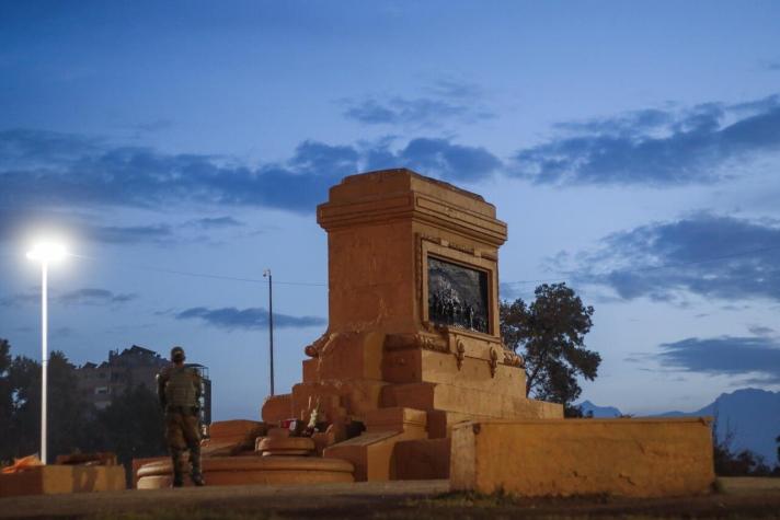 Presidente Piñera espera que monumento a Baquedano vuelva "lo antes posible" a la plaza