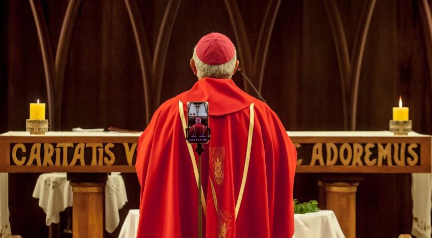 Obispos chilenos tildan de "discriminatoria" a la Fase 2 por no permitir las misas