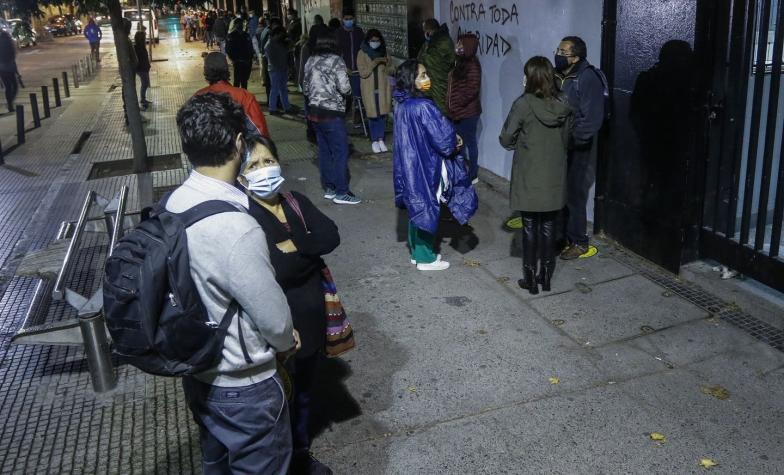 Instituto Nacional inicia proceso de postulación de mujeres: padres hicieron fila desde el domingo