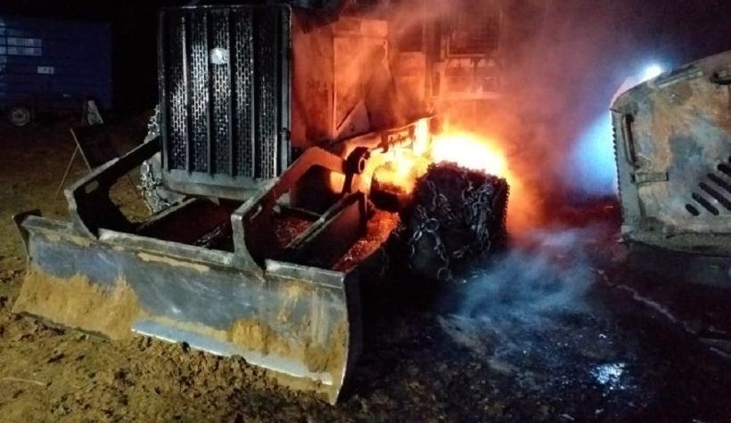 Cuatro máquinas forestales resultaron quemadas tras ataque incendiario en Arauco