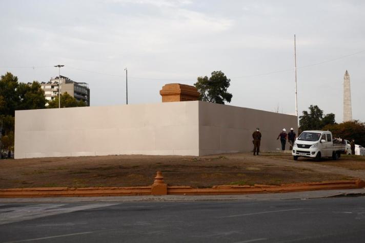 Las imágenes de Plaza Baquedano tras la construcción de un muro de más de 3 metros de altura