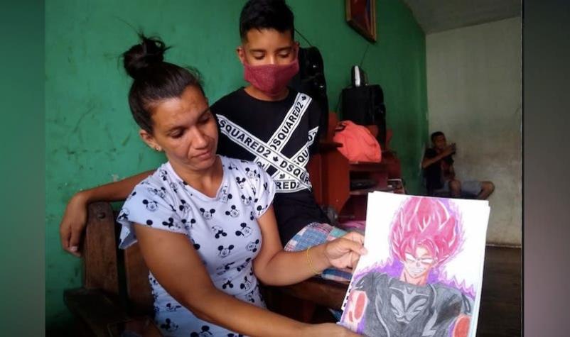 Niño vende dibujos para comprar comida y ayudar a su madre en Venezuela