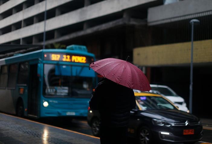 Lluvia en Santiago: Pronostican precipitaciones para este viernes