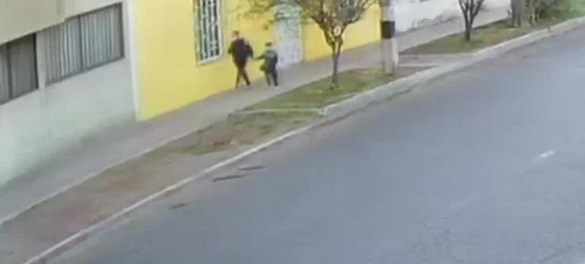 Dictan prisión preventiva para hombre que asaltó y apuñaló con un destornillador a mujer en Santiago