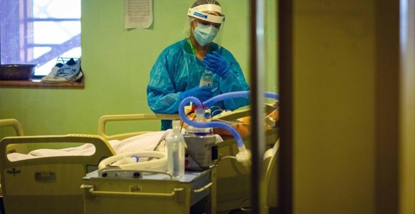 Segunda ola en Chile: casi el 50% de muertos por COVID-19 no alcanzaron a ser hospitalizados