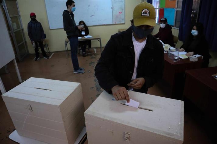 Desde medidas sanitarias hasta cómo se cuidarán la urnas: Servel detalla protocolo para elecciones