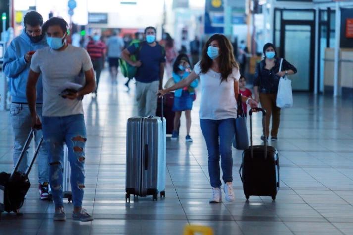 Argentina suspende vuelos desde Chile ante alzas de casos de Coronavirus