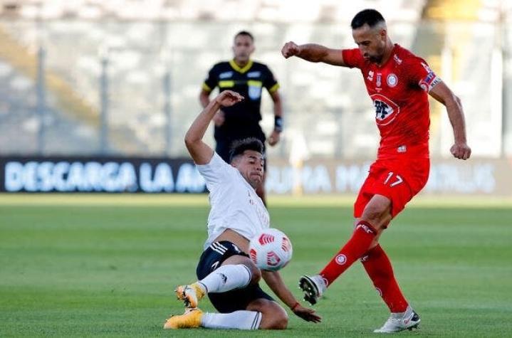 En un aburrido partido, Colo Colo y Unión La Calera empataron sin goles en el inicio del torneo 2021