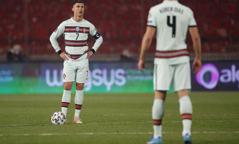 "No es aceptable para un capitán": Critican a Ronaldo tras su monumental enojo contra Serbia