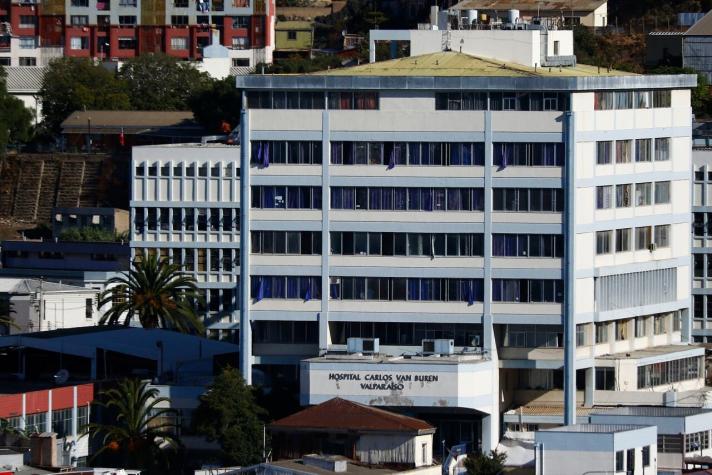 Colapso en Hospital Carlos Van Buren: Habilitan sector para mantener cuerpos de personas fallecidas