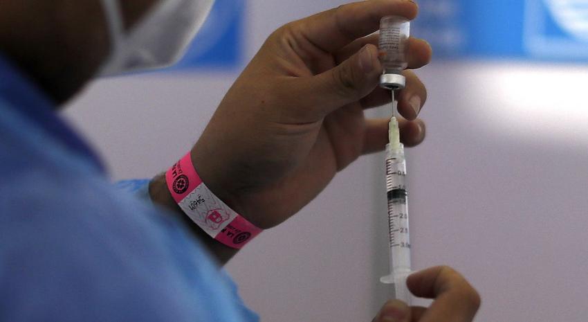 Más de 300 mil dosis de vacunas Pfizer contra el COVID-19 llegaron a Chile