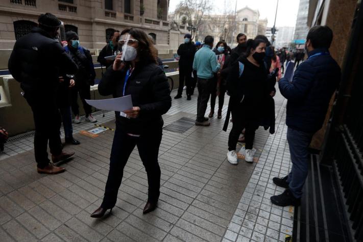 Economía chilena se contrae más de lo esperado en febrero, mes previo a las medidas más restrictivas