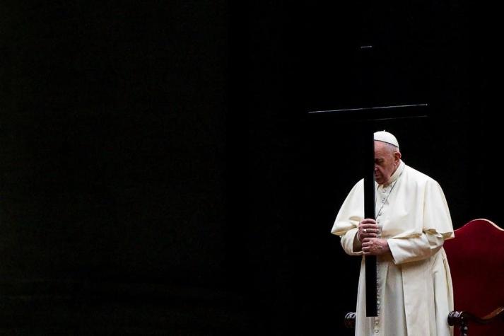 El Papa presidió su segundo Vía Crucis sin público a causa de la pandemia