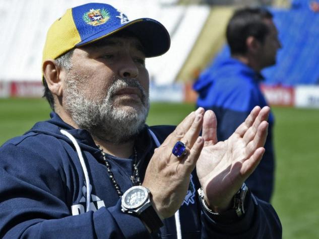 "Lo abandonaron, se murió solo": Abogado y apoderado de Maradona dispara contra las hijas del "10"