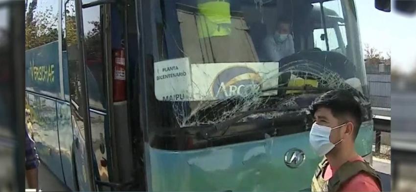 Camión robado chocó con bus de pasajeros y dejó al menos nueve heridos