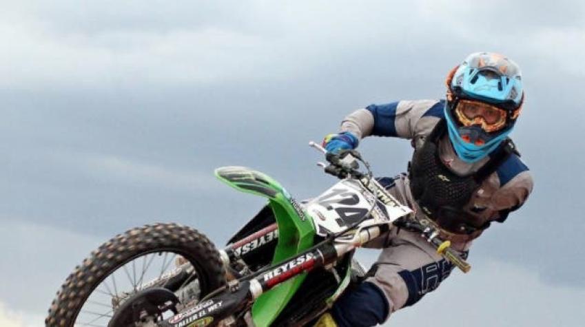 Muere trágicamente piloto de motocross que competía sólo con un brazo