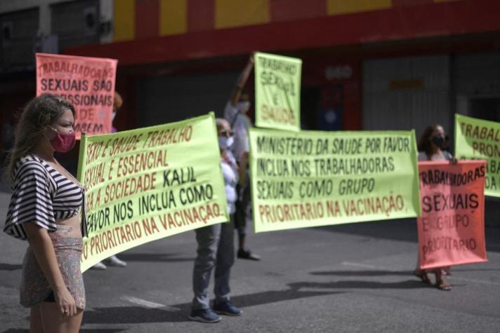 Trabajadoras sexuales brasileñas en huelga para reclamar por vacunas contra el COVID-19