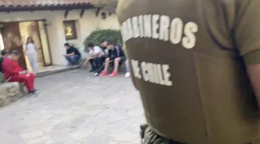Detienen a empresario y otras 10 personas por realizar fiesta clandestina en Peñalolén