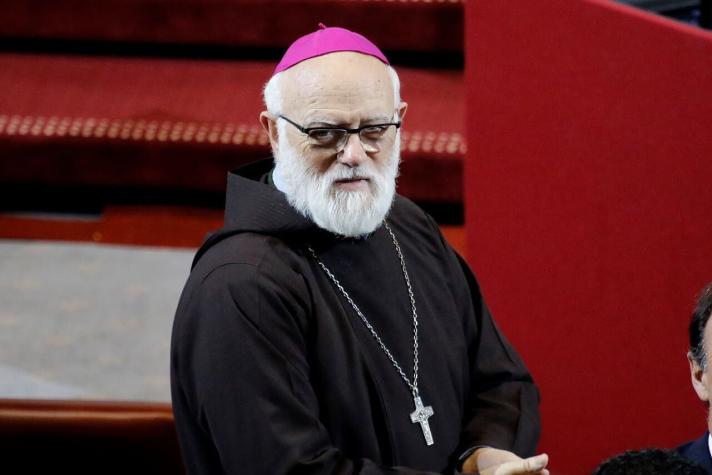 Arzobispo de Santiago, Celestino Aós, es hospitalizado tras contagiarse de COVID-19