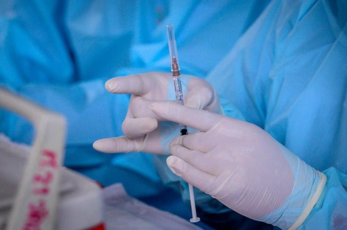 Director del CDC de China acusa malinterpretación de sus dichos sobre efectividad de vacuna Sinovac