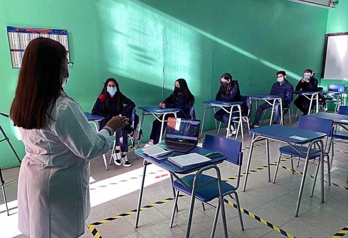 El 20% de los profesores se retira tras primeros 5 años de vida laboral según U. de Chile