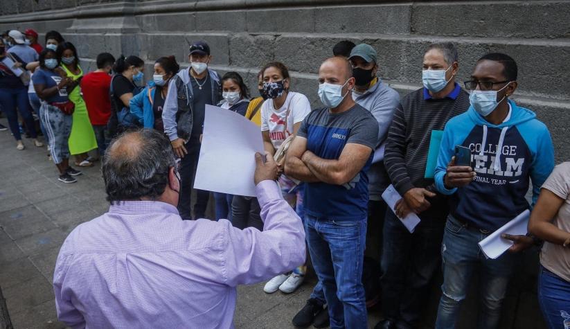 Más de 600 extranjeros llegaron hasta el centro de Santiago para regularizar situación migratoria