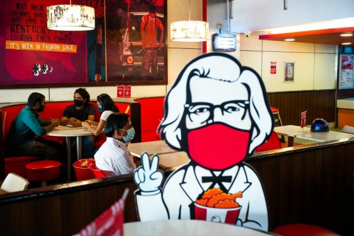 El inesperado (pero romántico) mensaje de KFC a McDonald's en el Día Internacional de Beso