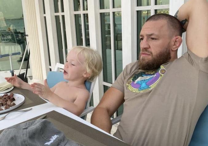 El video de McGregor con su hijo que generó indignación en redes sociales
