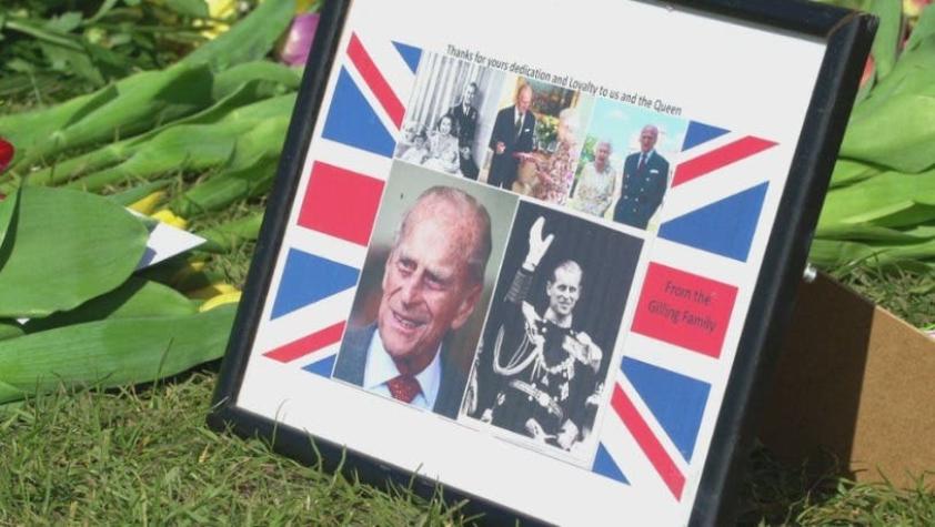 [VIDEO] Funeral de Felipe de Edimburgo: Reina rompe tradición para no "humillar" a Harry