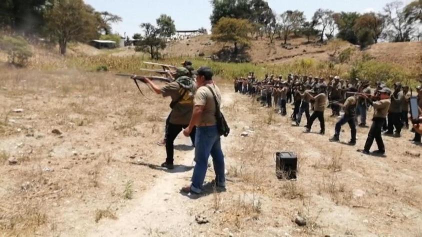 [VIDEO] AMLO condena entrenamiento de niños soldados: autodefensas contra narcos