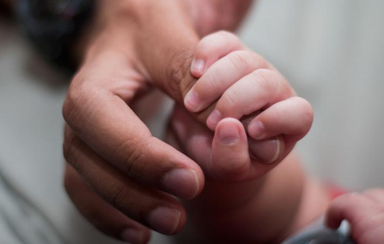 Será ley: Congreso despacha proyecto que permite que el apellido materno anteceda al paterno