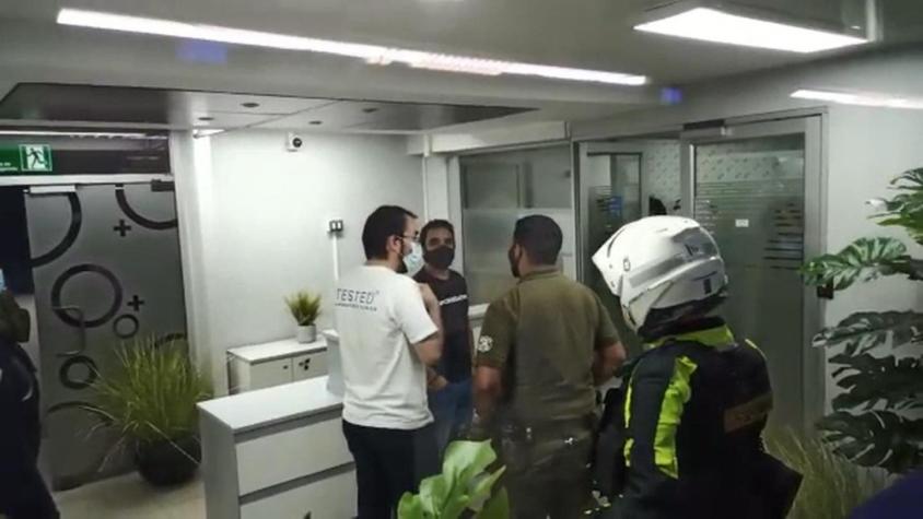 [VIDEO] 29 detenidos en fiesta ilegal en laboratorio de exámenes PCR