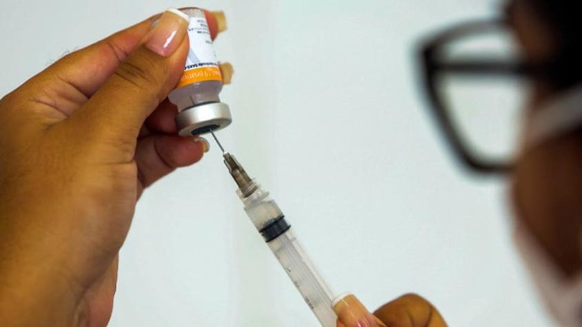 Vacuna contra el covid-19: los riesgos de no ponerse la segunda dosis