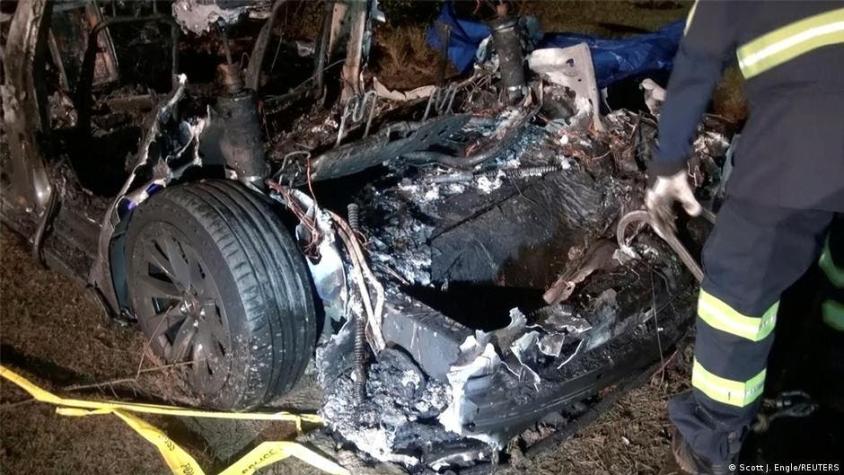Estados Unidos: Dos muertos en un accidente con un auto Tesla "sin conductor"