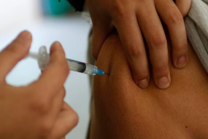 Comisión de Salud oficiará al Minsal por stock de vacunas: Buscan acelerar el proceso de vacunación