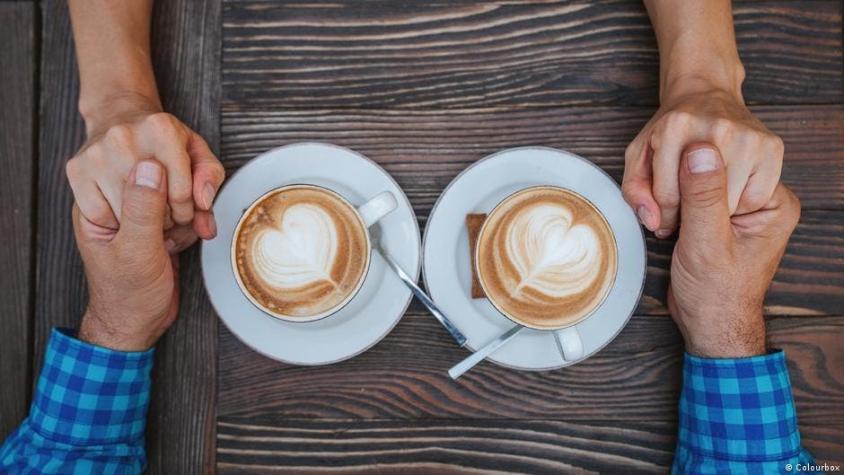 Estudio afirma que beber más de 2 tazas de café al día reduce la mortalidad en un 44%
