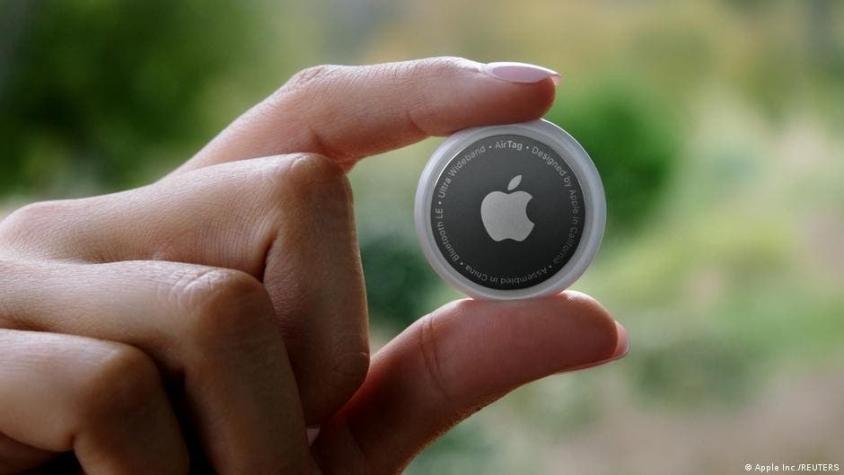 Apple presenta el nuevo AirTag, una ficha circular para recuperar los objetos perdidos