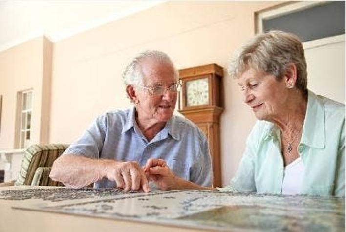 Lo Prado entrega GPS para personas con Alzheimer de manera