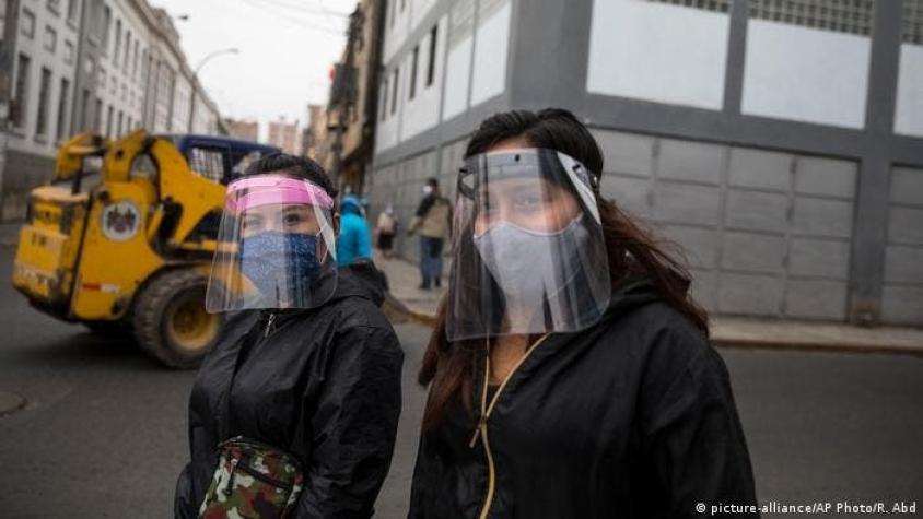 COVID-19: Perú impone uso obligatorio de dos mascarillas