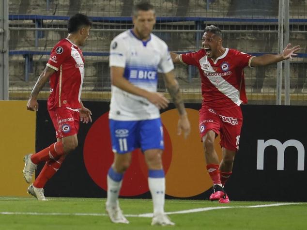 Universidad Católica cae ante Argentinos Juniors y es colista de su grupo en Copa Libertadores