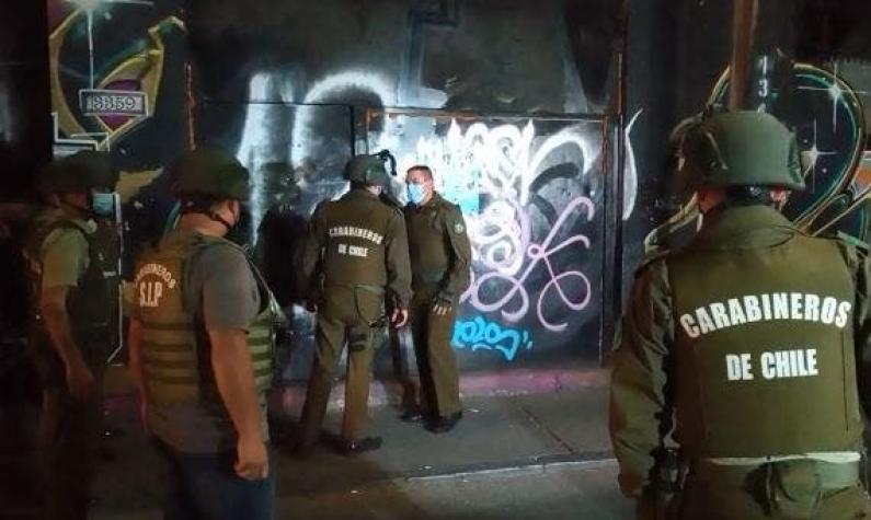 87 detenidos en tres fiestas clandestinas en la región Metropolitana