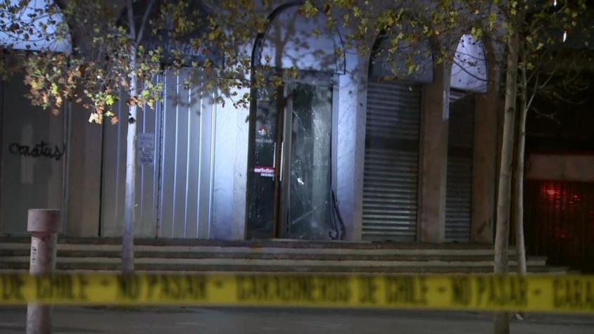 [VIDEO] Artefacto explosivo detona en sucursal bancaria en Las Condes