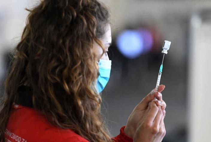 Serbia pagará a los ciudadanos que se vacunen: Inoculados contra el COVID-19 recibirán $20 mil